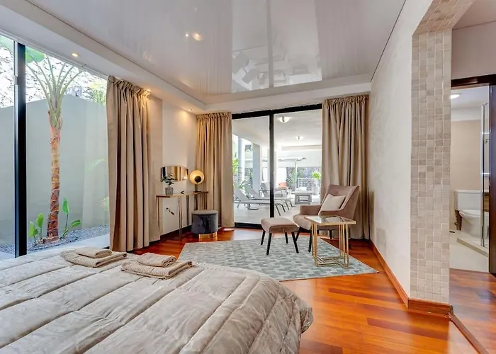 Tajinaste Vila Costa Adeje (Tenerife)