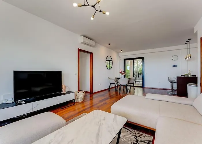 Tajinaste Vila Costa Adeje (Tenerife)